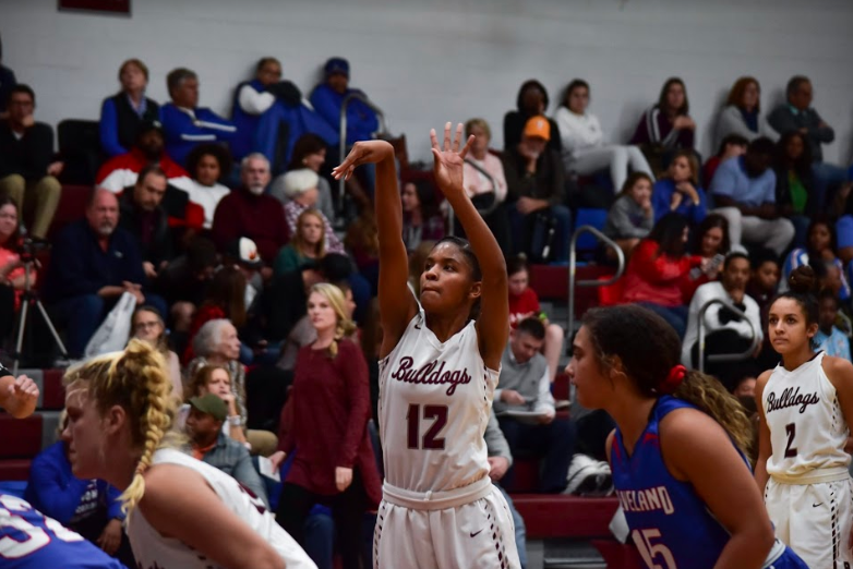 Returning vets, talented newcomers combine to lift Lady Bulldogs to unbeaten start