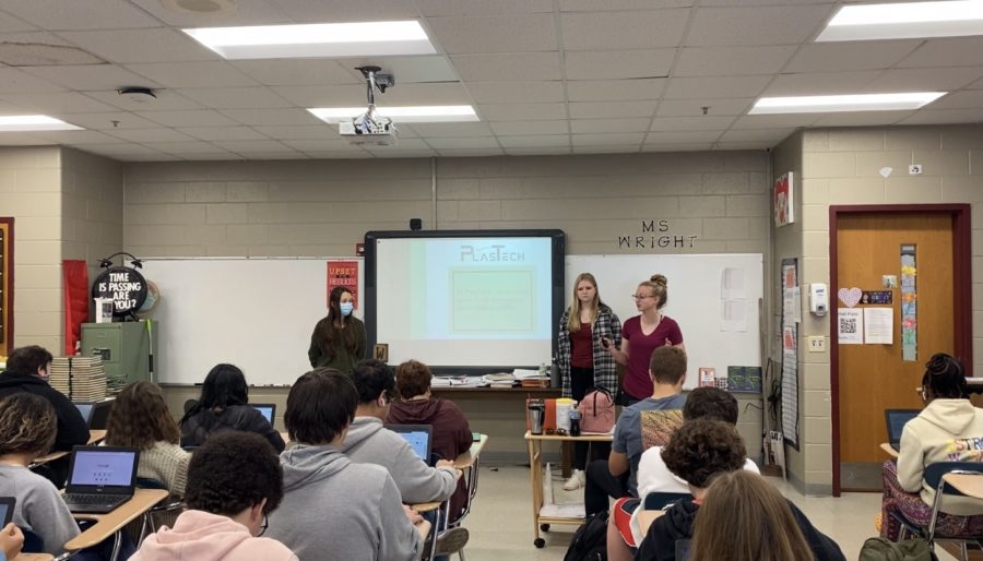 Beardens VE students, led by CEO Bradynn Belcher (far right), prepare for their competition in New York.